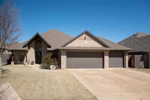 1813 W Zachary Way, Mustang, OK 73064