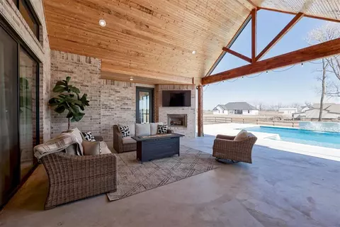 223 Shelby Cir, Goldsby, OK 73093