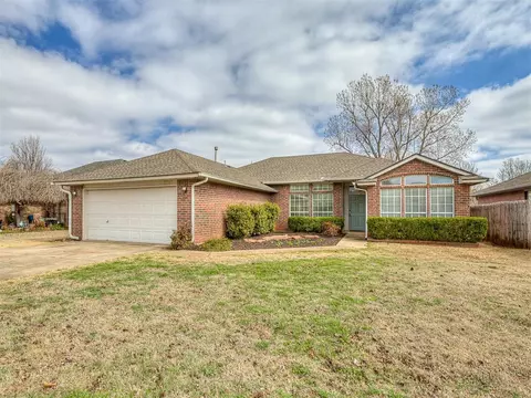 16912 NW Crest Vly, Edmond, OK 73012
