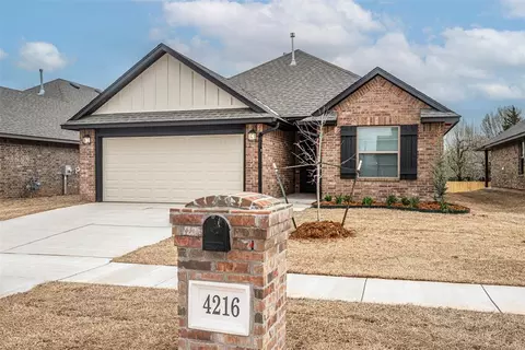 4216 Royal Garden Dr, Yukon, OK 73099