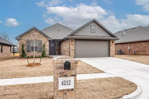 4212 Royal Garden Dr, Yukon, OK 73099