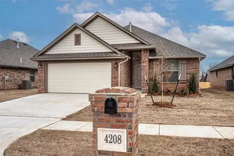 4208 Royal Garden Dr, Yukon, OK 73099