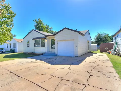 4704 SE 27th St, Del City, OK 73115