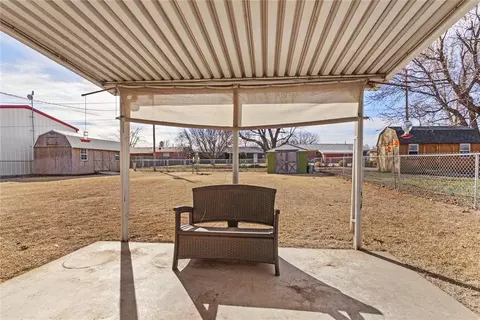 819 N Brewer Ave, Hydro, OK 73048 photo 17