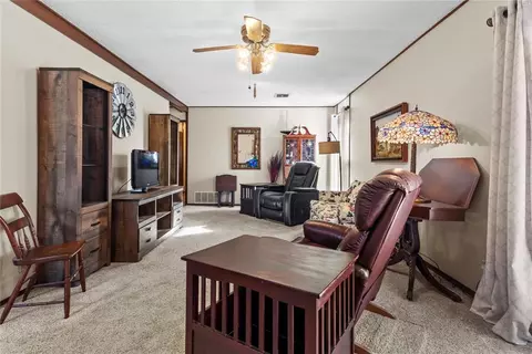 819 N Brewer Ave, Hydro, OK 73048 photo 4