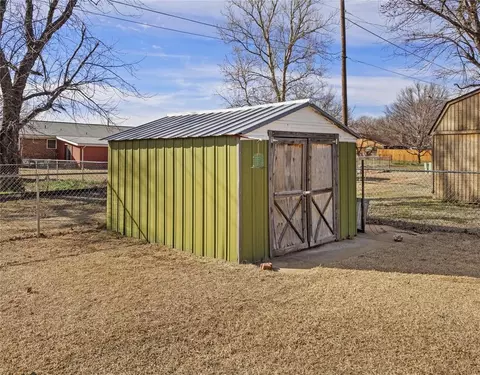 819 N Brewer Ave, Hydro, OK 73048 photo 20