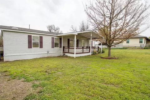 604 SW 2nd St, Tuttle, OK 73089 photo 1