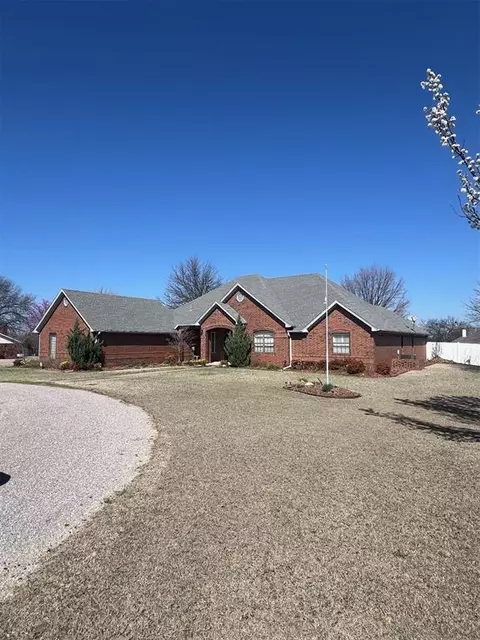 12 Robinette St, Shawnee, OK 74801