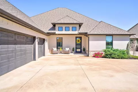 1909 Lago Dr, Moore, OK 73160 photo 3