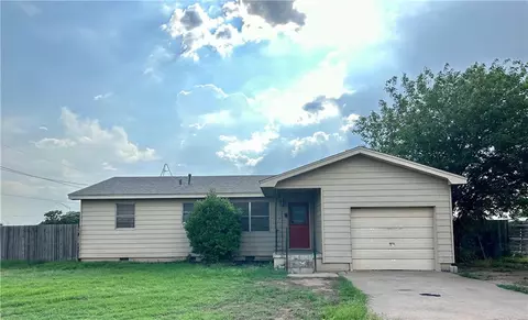 223 N Oklahoma Ave, Duke, OK 73532