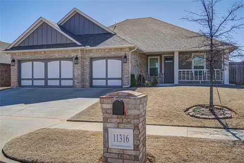 11316 SW 41st Ter, Mustang, OK 73064