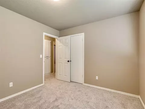 1332 W Cedarbrook Ln, Moore, OK 73170 photo 24