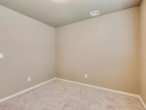 1332 W Cedarbrook Ln, Moore, OK 73170 photo 22