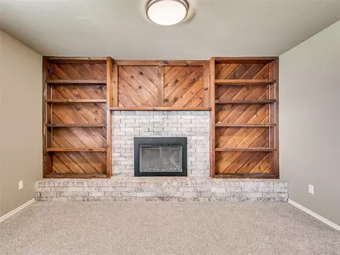 1332 W Cedarbrook Ln, Moore, OK 73170 photo 5