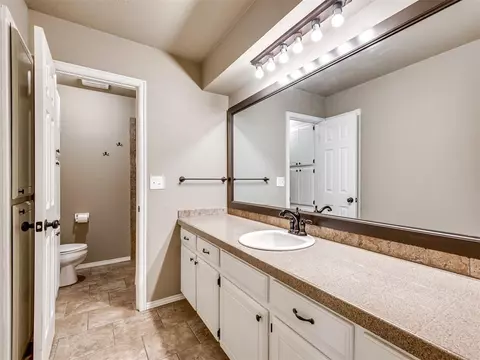 1332 W Cedarbrook Ln, Moore, OK 73170 photo 23