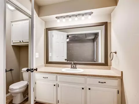 1332 W Cedarbrook Ln, Moore, OK 73170 photo 16