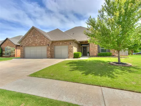 4708 NW 153rd St, Edmond, OK 73013