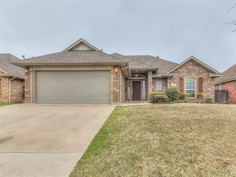 77 Bonaire Dr, Edmond, OK 73013
