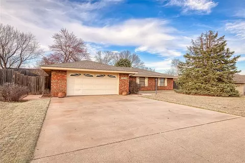 1309 Lynnwood Dr, Elk City, OK 73644