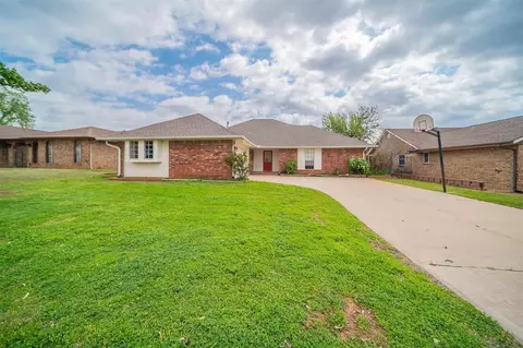 9912 S Youngs Ln, Oklahoma City, OK 73159