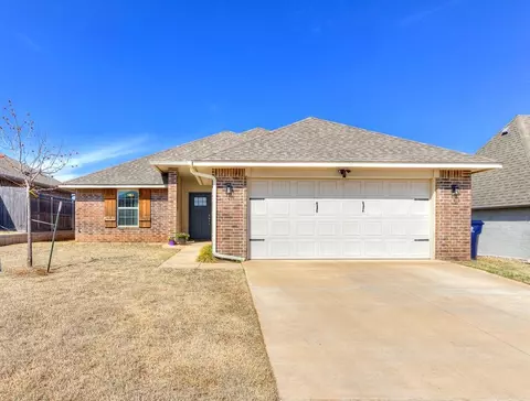 9421 NW 88th St, Yukon, OK 73099