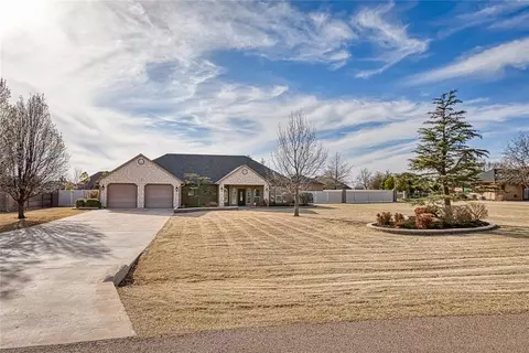 1209 N Falcon Rd, Elk City, OK 73644