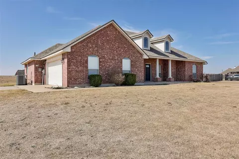 1887 Saddlecloth Trl, Guthrie, OK 73044