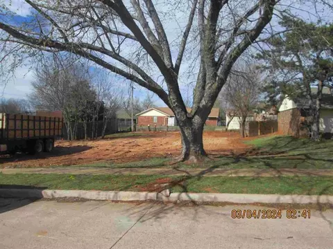 521 Leaning Elm Dr, Norman, OK 73071