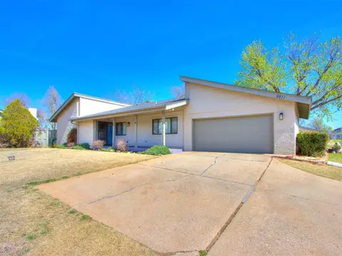 9811 Hefner Village Pl, Oklahoma City, OK 73162