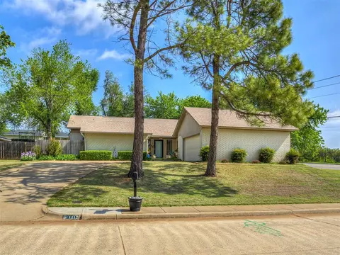 1417 Devonshire Ct, Edmond, OK 73034