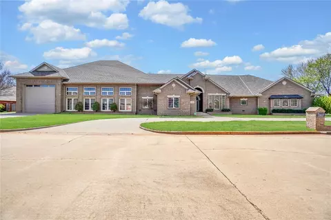 1810 Westwood Pl, Elk City, OK 73644