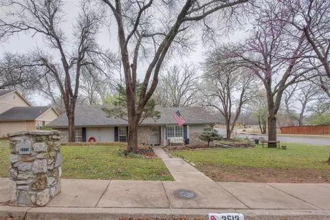 2513 Tredington Way, Edmond, OK 73034