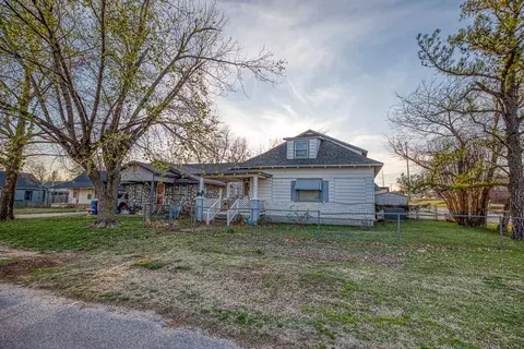 502 S 5th St, Kingfisher, OK 73750