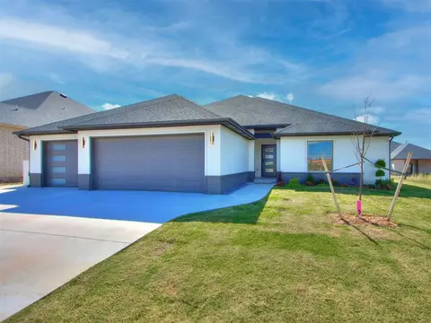 9216 NW 85th St, Yukon, OK 73099