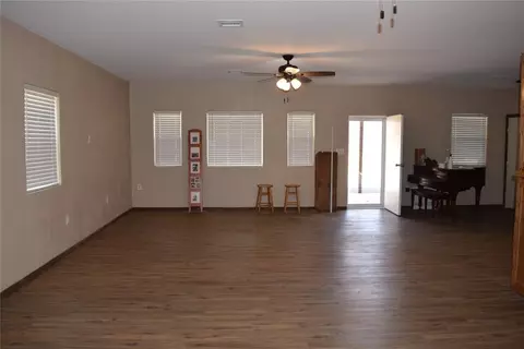 1 Oak Rd, Mcloud, OK 74851 photo 4