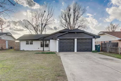 1714 Cornwell Dr, Yukon, OK 73099