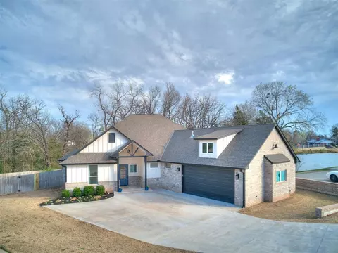 2405 Minnesota Cir, Shawnee, OK 74804