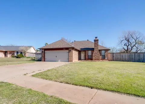 1301 Northridge Rd, Moore, OK 73160