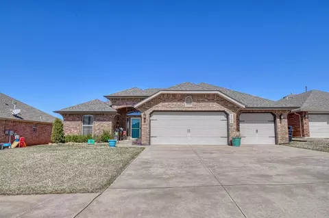 2505 SE 10th Ct, Moore, OK 73160