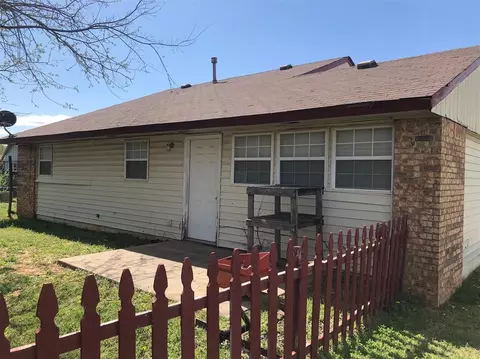 Undisclosed, Moore, OK 73160 photo 9