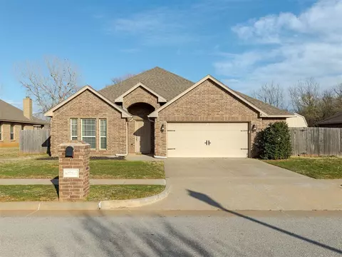 4112 Shelton Ter, Mustang, OK 73064
