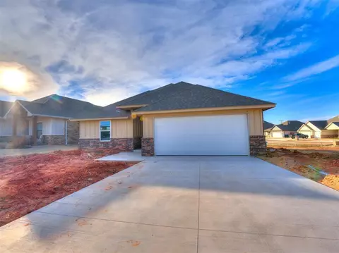 17805 Rich Earth Ct, Edmond, OK 73012