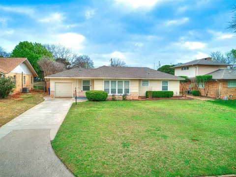 1504 Crescent Dr, Duncan, OK 73533