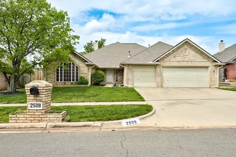 2508 Harrington Ct, Norman, OK 73069