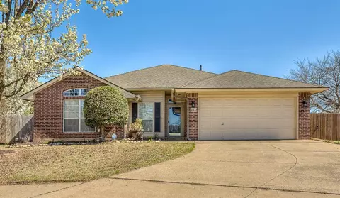 4400 Intrepid Cir, Norman, OK 73072