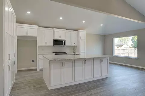 2609 Fairfield Dr, Edmond, OK 73012