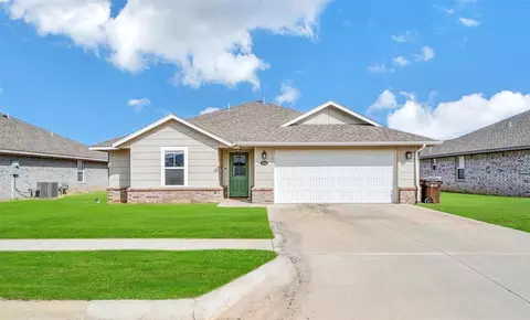 1012 Avalon Dr, Altus, OK 73521