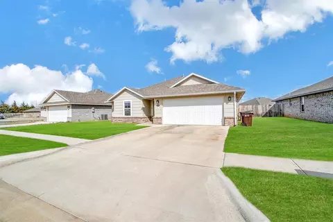1012 Avalon Dr, Altus, OK 73521 photo 2