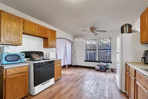 1210 N Crain St, Altus, OK 73521 photo 9