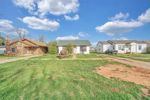 1210 N Crain St, Altus, OK 73521 photo 3